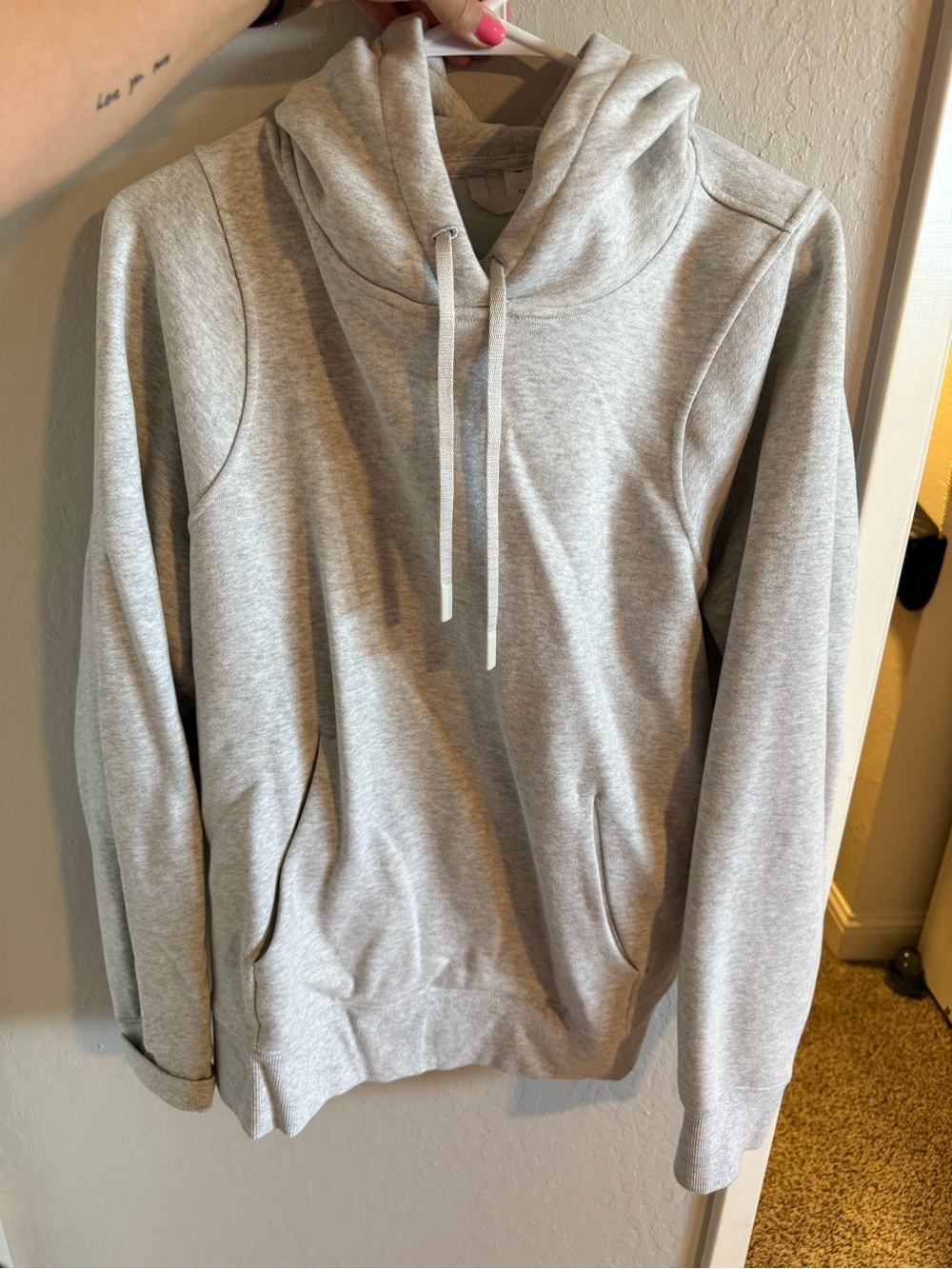 LULULEMON SWEATSHIRT